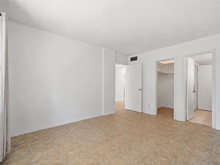 1333 E Hallandale Beach Blvd #335 — Photo 14