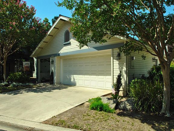 4th image of 9156 N Woodlawn Dr