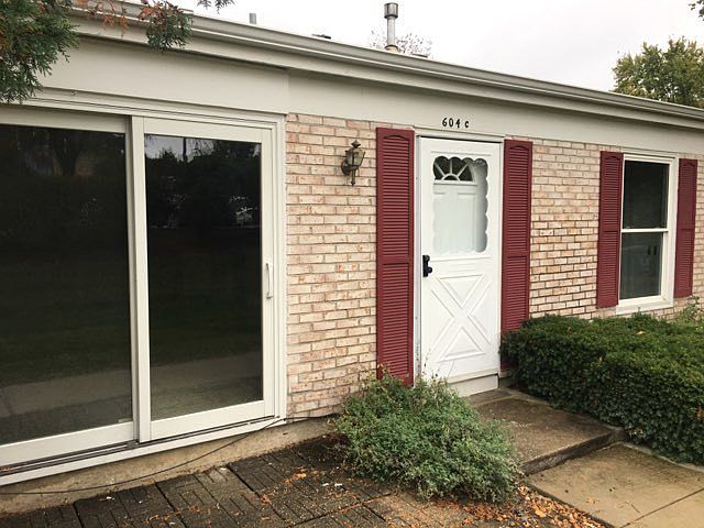1st image of 604 Waverly Ct Unit C