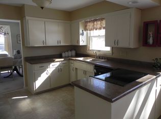 711 Grand Ave, Thiensville, WI 53092