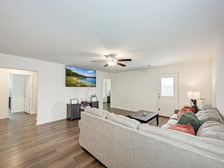 132 Maywood Ln — Photo 17
