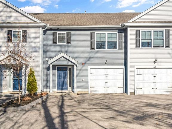 2nd image of 17 Deerwood Drive Unit C