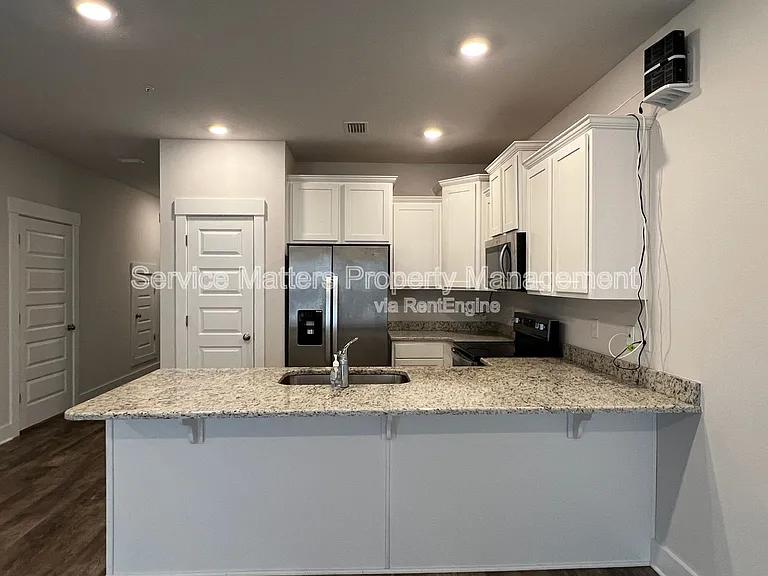 1615 Iroquois Ct — Photo 9