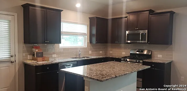 6022 Akin Quay — Photo 5