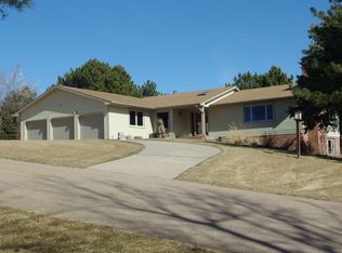 17 Red Fox Ln, Kearney, NE 68845