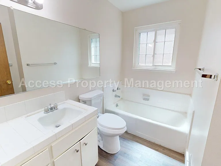1441 Montclair Dr — Photo 23