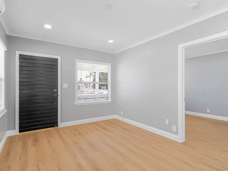 1051 Western Ave #C — Photo 3
