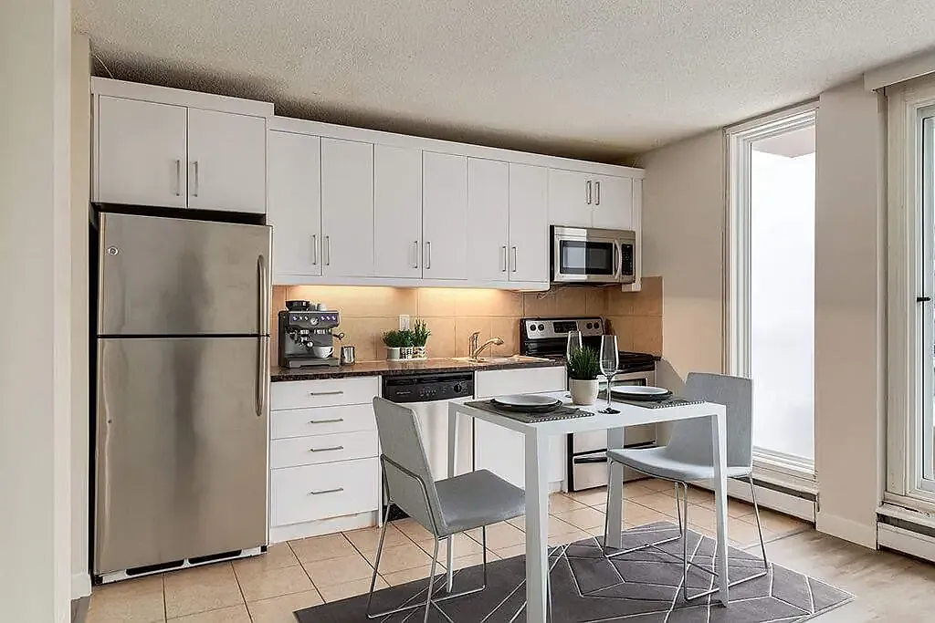 Alumni Apartments — Photo 1