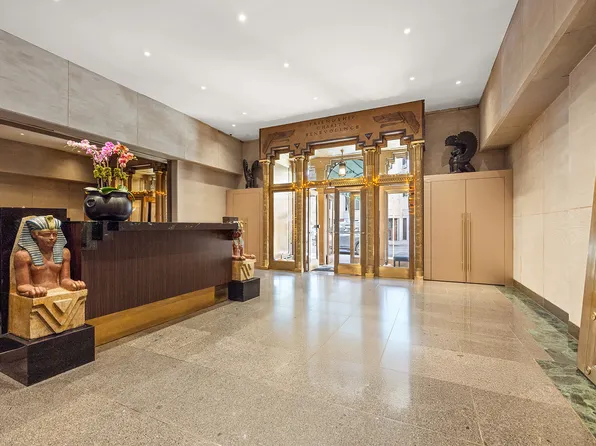 135 West 70th Street image 11 of 14