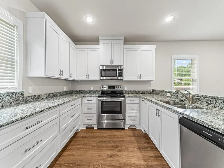 102 Cheyenne St — Photo 12