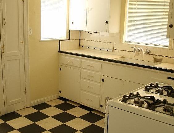 5th image of 1004 N Highland Street