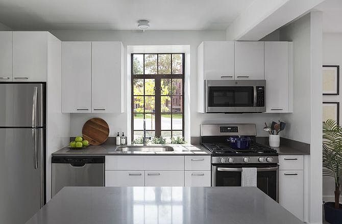 1st image of 2001 W Diversey Ave #2BR