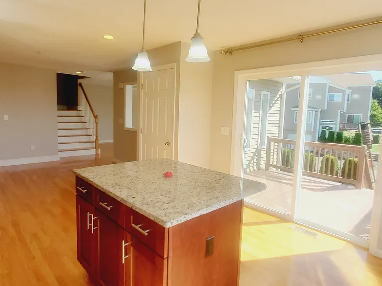 22 John Hancock Dr — Photo 9