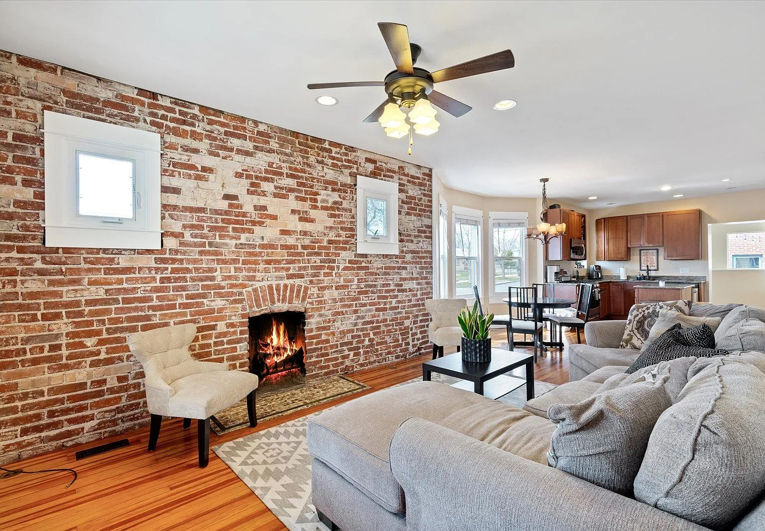 3 bed, 1850 sqft, $3,650 — Photo 4