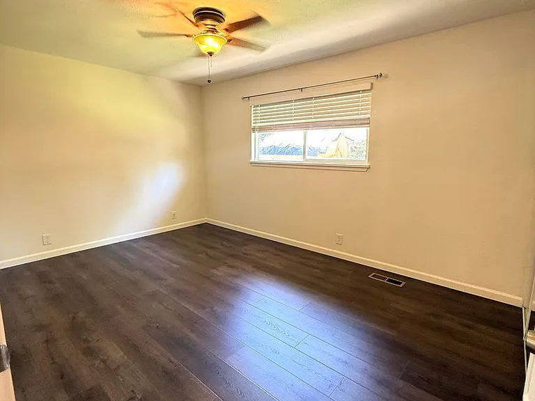 112 Hickory Dr — Photo 14