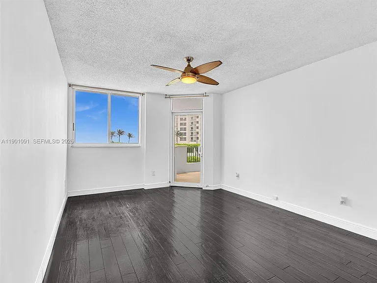 6422 Collins Ave #701 — Photo 29