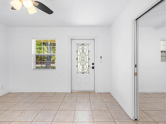 3rd image of 2100 NE 4th Ave