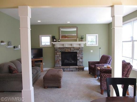 4th image of 4860 Sundial Dr NE
