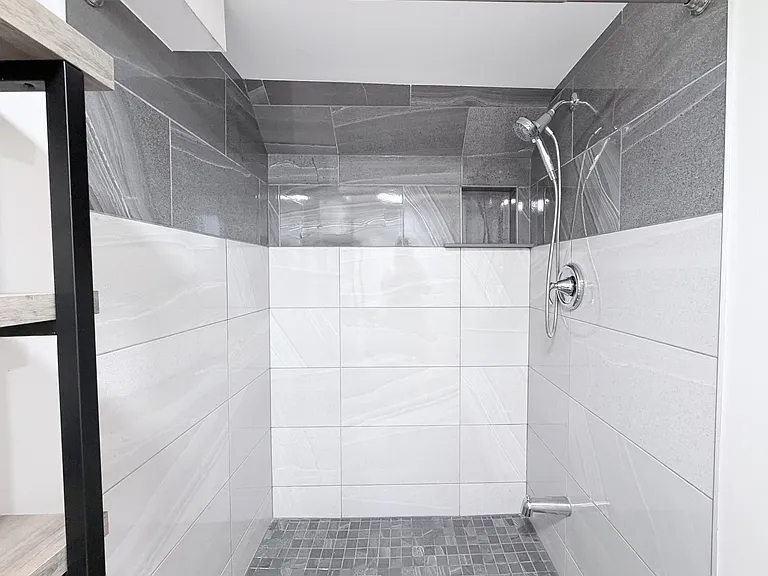 315 E 22nd St #BASEMENT — Photo 7