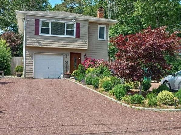 124 Riverside Avenue, Flanders, NY 11901