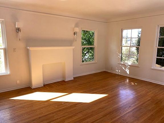4th image of 3118 Benda St