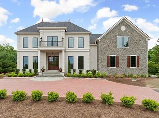 1601 Abbotsford Green Dr, Powell, OH