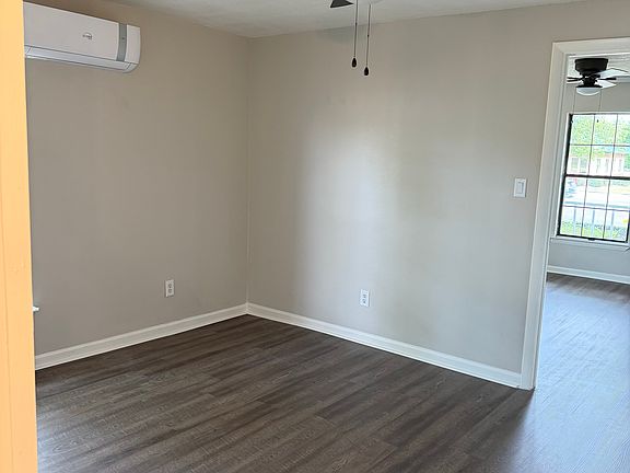4th image of 3027 E Johnson Ave #3039