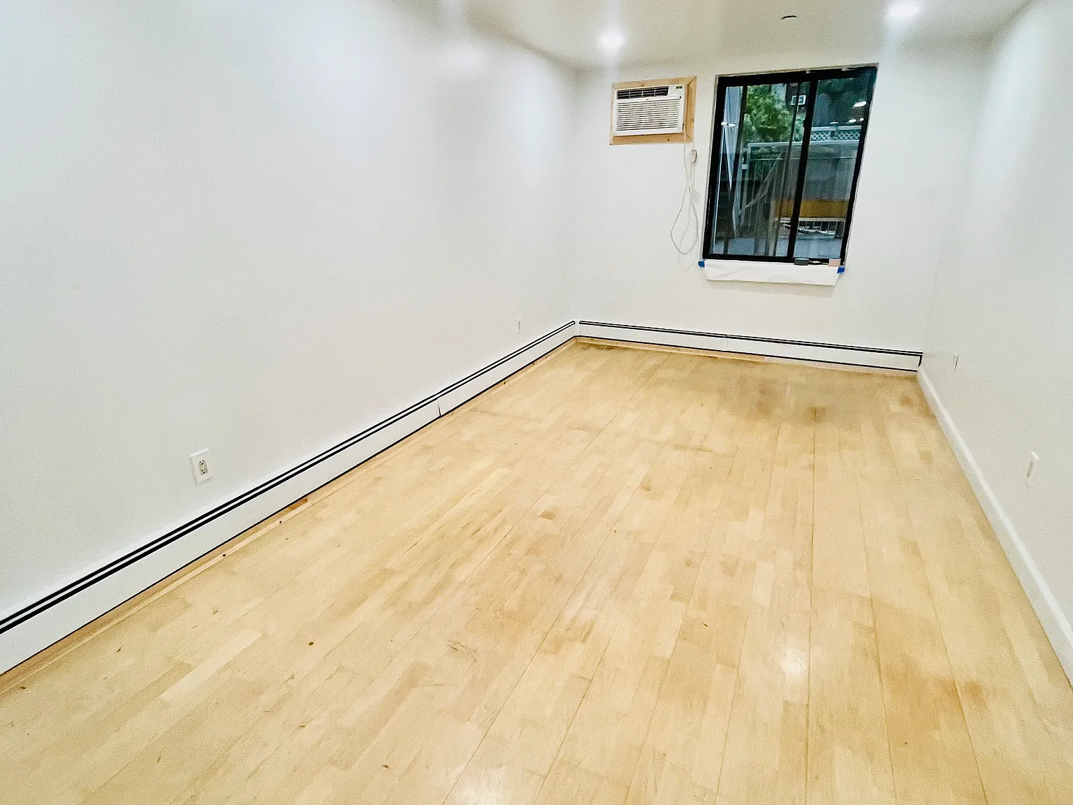 428 West 49th Street — Photo 2