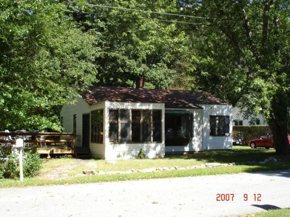 51 Billow Rd, Niantic, CT 06357