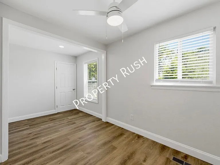 6107 Vance Cir — Photo 15