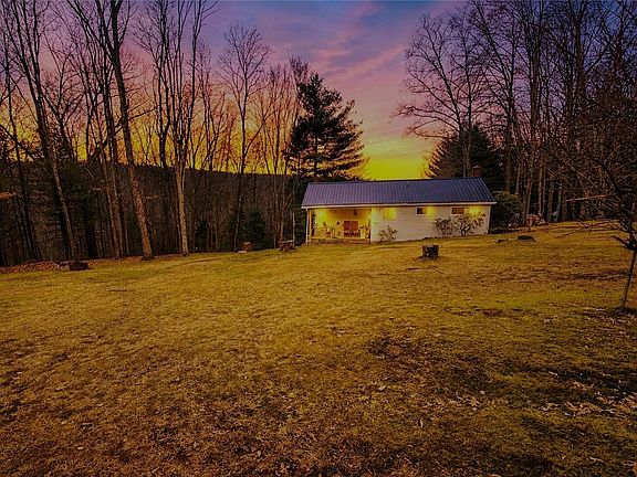 3rd image of 97 Robin Ln