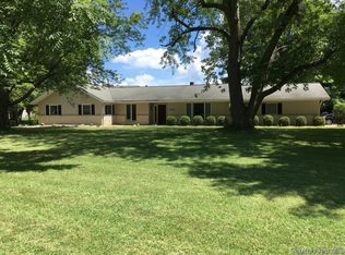 4010 Oak Hill Rd, Rochester, IL 62563