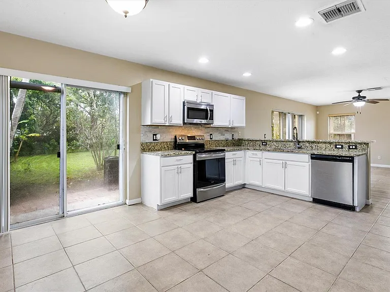 1533 Rialto Dr — Photo 1