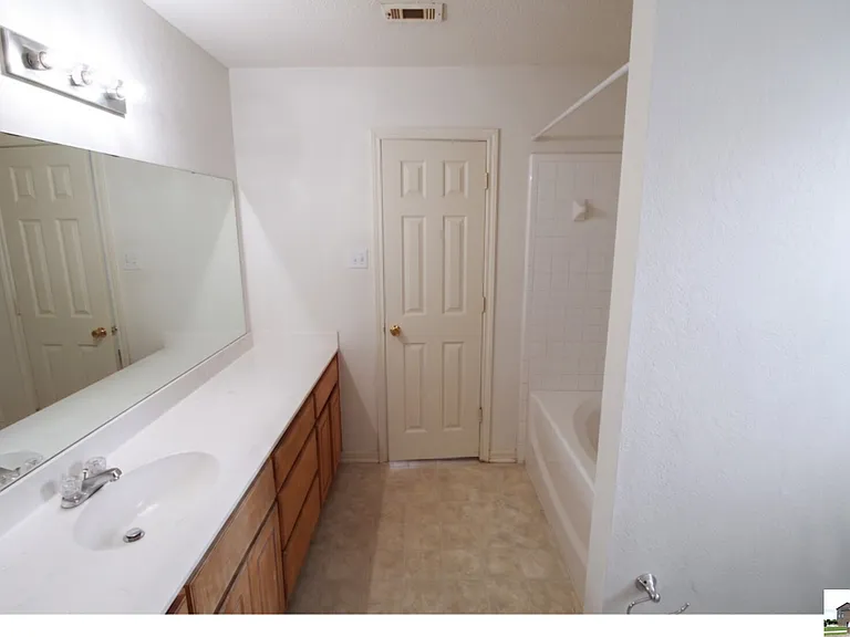 4607 Lloyd Dr — Photo 13