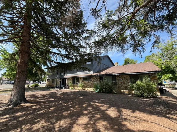 613 SW 9th St, Redmond, OR