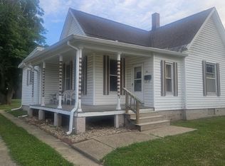 658 E Maple St, Canton, IL 61520