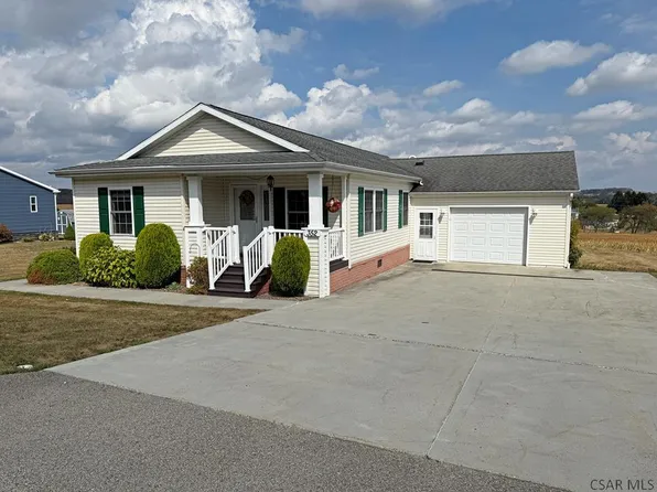 352 Indigo Ln, Somerset, PA 15501