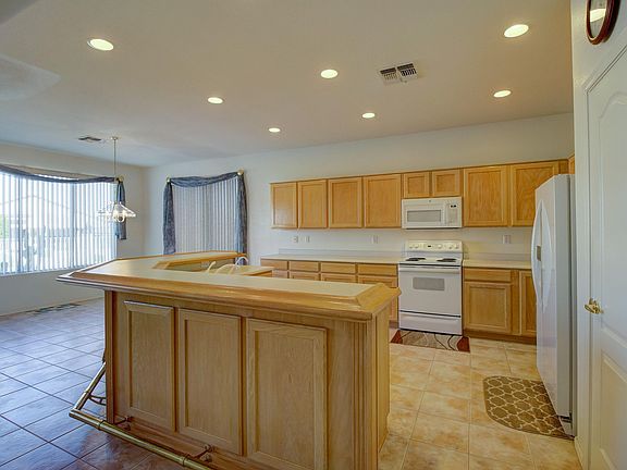 3rd image of 11016 W Chino Dr