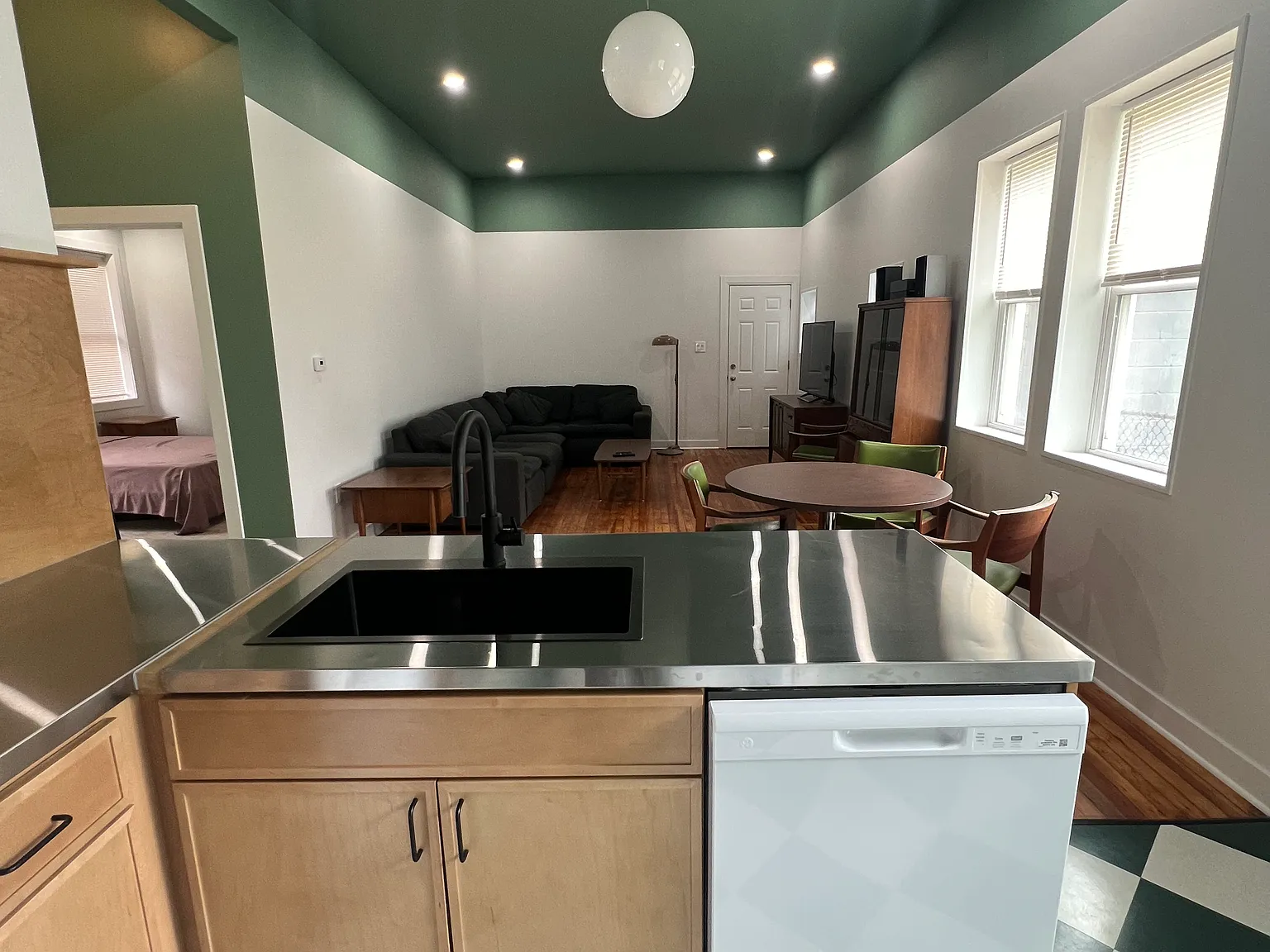 7218 Buffalo Ave — Photo 4