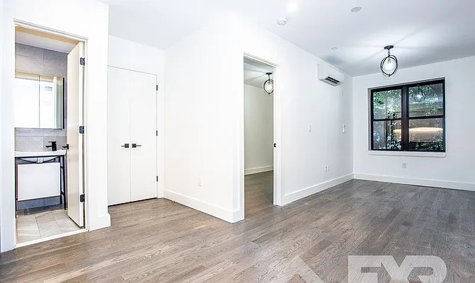 Rented by EXR | media 19