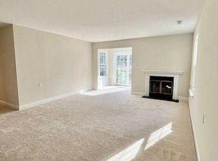 11 Village Ct, Mount Laurel, NJ 08054