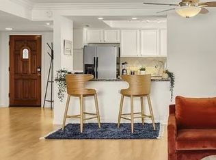 400 N Sunrise Way APT 239, Palm Springs, CA 92262