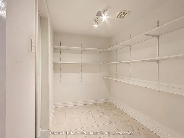 6629 Blackheath Rdg — Photo 9