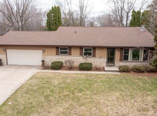 25 W Sioux Dr, Appleton, WI 54911