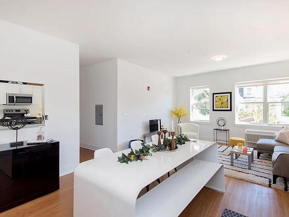5th image of 428 Bergen Ave #410