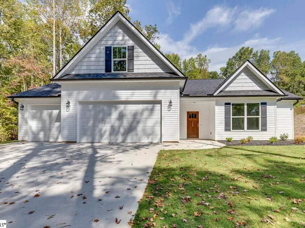 704 Belvue Rd, Travelers Rest, SC 29690