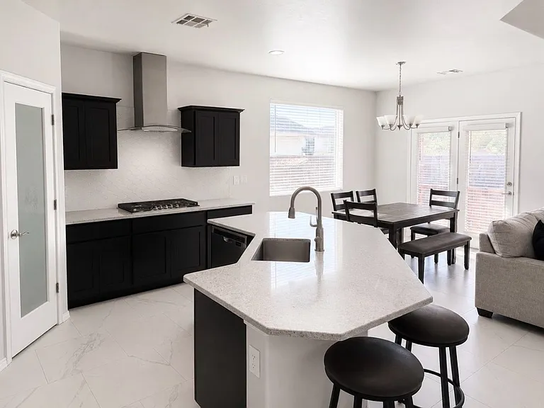 1088 Bronze Hill Ave — Photo 1