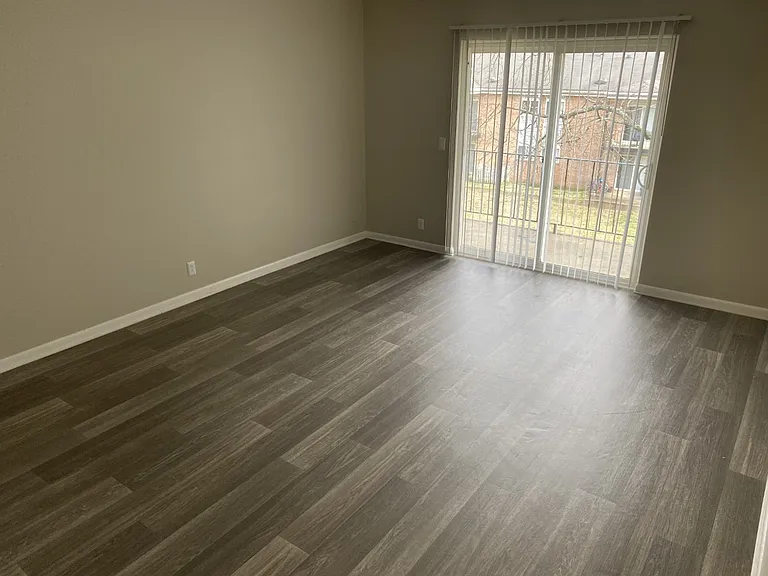 D210 Hickory Hill Ln #D210 — Photo 4
