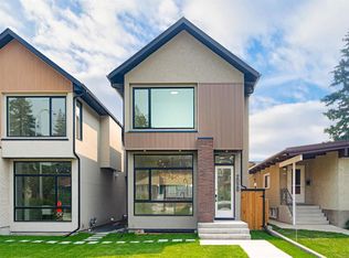 2028 W 36th St SW, Calgary, AB T3E2Z1