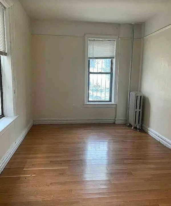 2nd image of 290 E 56th St #B9